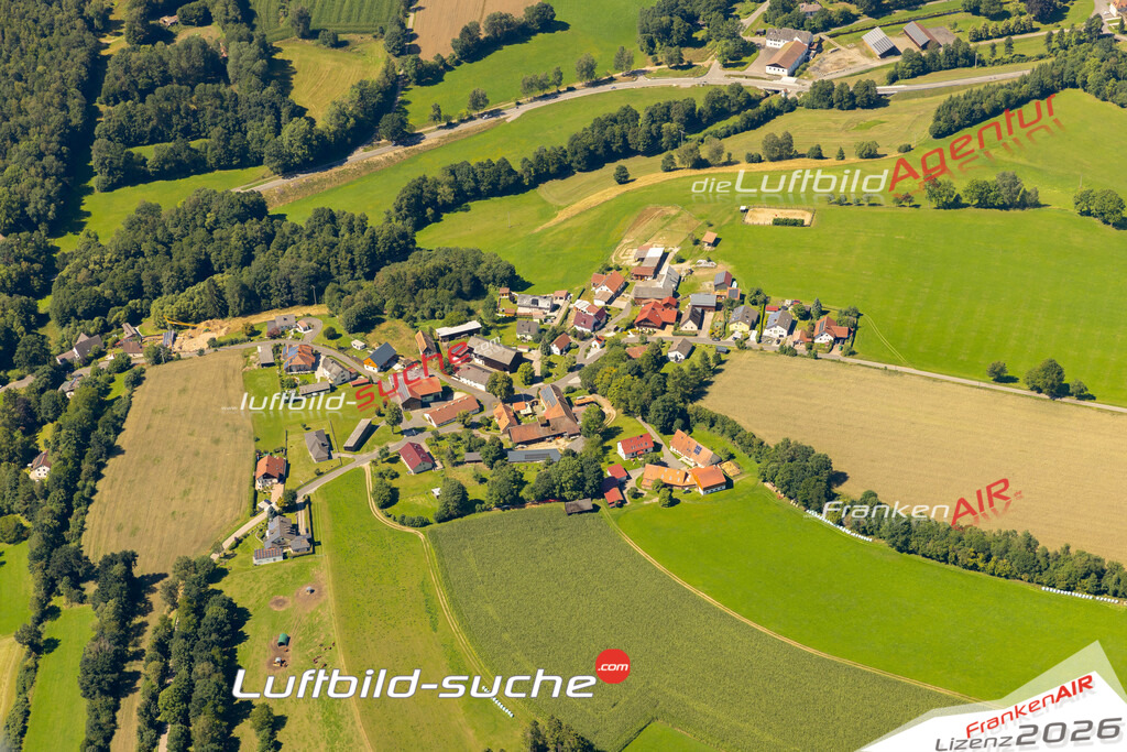 Das Luftbild zeigt : Vöslesrieth Pleystein - Die Luftaufnahme wurde 2023 vom UL-Flugzeug aus erstellt ( keine Drohne ) - Hochauflösende Luftaufnahme - Für grossformatige Ausdrucke geeignet. Die Geschenkidee !Mit Lizenz und Bildrechte bestellbar