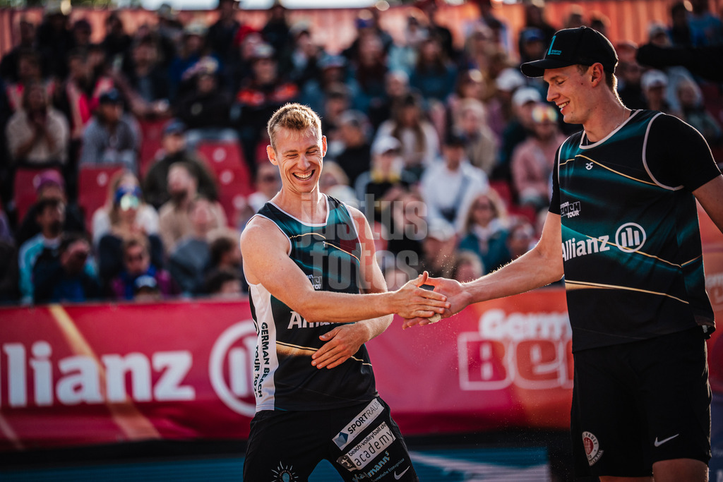 Beachvolleyball | Männer | Allianz German Beach Tour 2025 | Tourstop Berlin | 24.08.2025 | v.l. Jonas Reinhardt und Robin Sowa