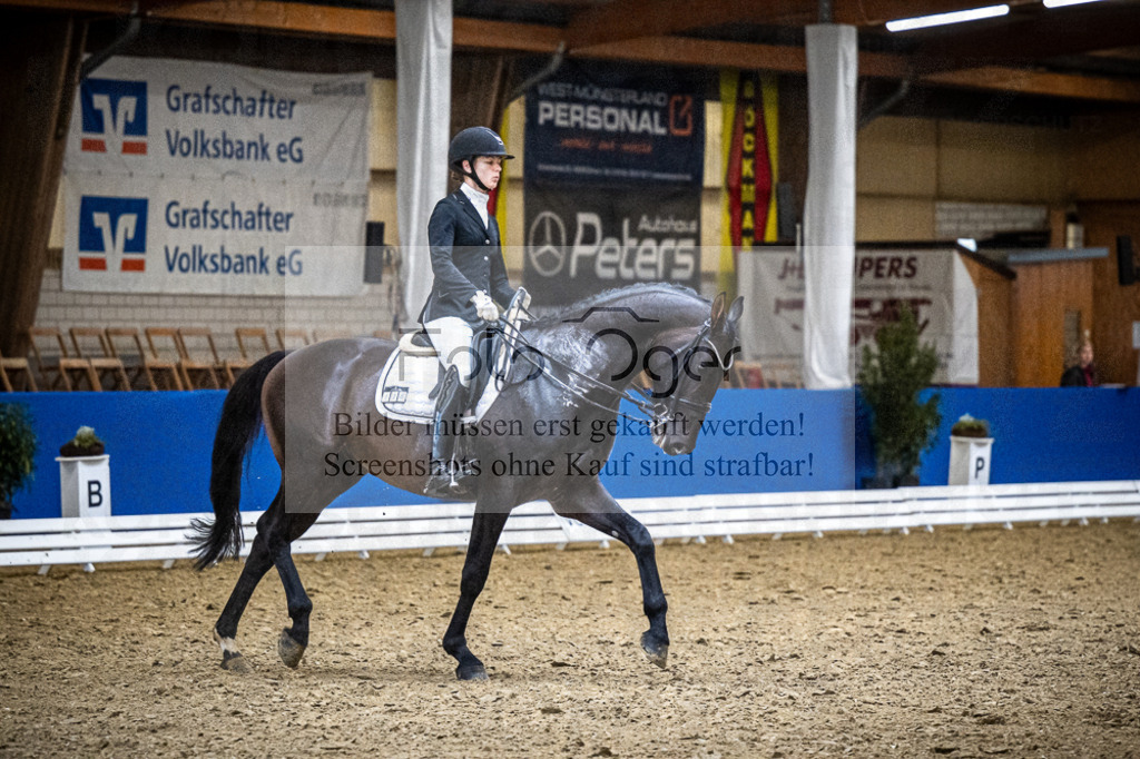 DOS_1944 | Entdecke hochwertige Reitturnierfotos von Foto Oger. Professionell, emotional und authentisch – jetzt Lieblingsmomente im Shop bestellen. - Realisiert mit Pictrs.com