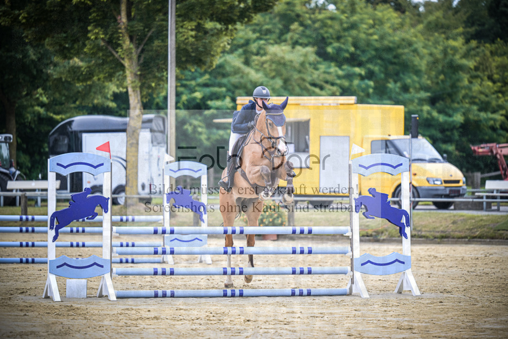 DOS_1389 | Entdecke hochwertige Reitturnierfotos von Foto Oger. Professionell, emotional und authentisch – jetzt Lieblingsmomente im Shop bestellen.Deutschlandweite Turnierfotografie. - Realisiert mit Pictrs.com