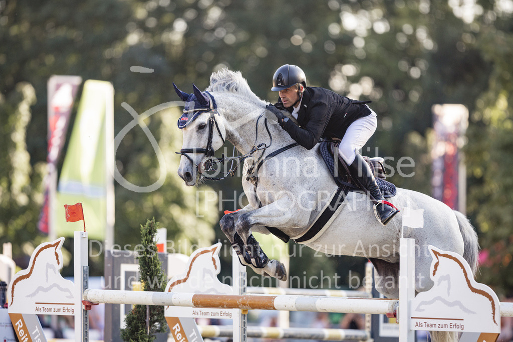 230826_Delbrueck_S1-Spr-947 | Deine schönsten Turniermomente als professionelle Fotos! Entdecke hochwertige Pferdesport-Fotografie im Online-Shop. Jetzt Fotos finden & bestellen!