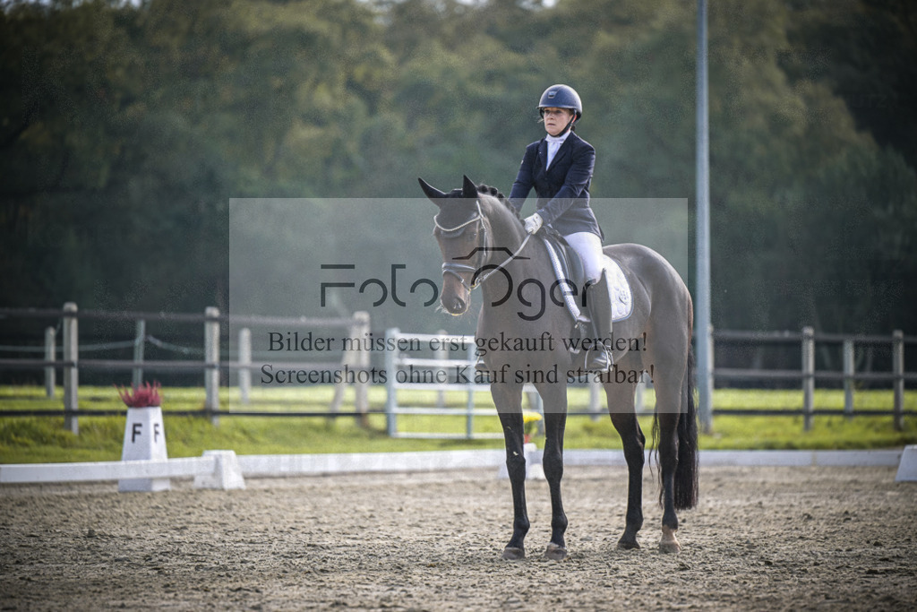 DOS_B223 | Entdecke hochwertige Reitturnierfotos von Foto Oger. Professionell, emotional und authentisch – jetzt Lieblingsmomente im Shop bestellen.Deutschlandweite Turnierfotografie. - Realisiert mit Pictrs.com