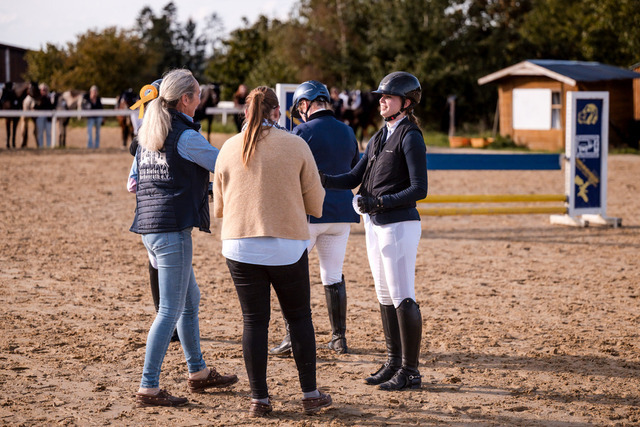 2026_10_03_Siefer-Hof_161756_Z81_94213487 | Professionelle Reitsport-, Turnier- und Eventfotografie von Robert Broda. Galerien mit ausgewählten und bearbeiteten Bildern direkt online ansehen und bestellen.