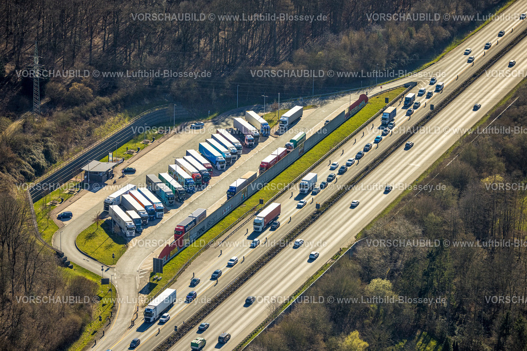 Hagen250302610 | Luftbild, Parkplatz Funckenhausen Autobahn A1 LKW Rastplatz, Verkehrsstau, Vorhalle, Hagen, Ruhrgebiet, Nordrhein-Westfalen, Deutschland