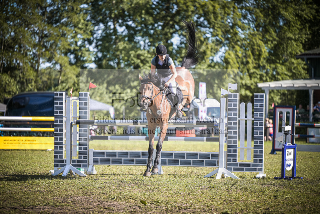 DOS_0918 | Entdecke hochwertige Reitturnierfotos von Foto Oger. Professionell, emotional und authentisch – jetzt Lieblingsmomente im Shop bestellen.Deutschlandweite Turnierfotografie. - Realisiert mit Pictrs.com
