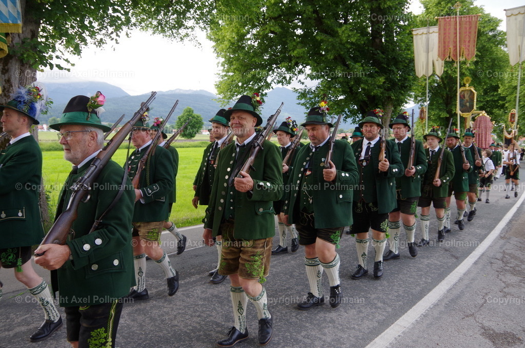 IMGP6144 | fotografiert von Axel PollmannLeonhardi Wallfahrt Benediktbeuern und Murnau, Fronleichnam, Fasching, Landschaft im Loisachtal und Benediktbeuern  - Realisiert mit Pictrs.com