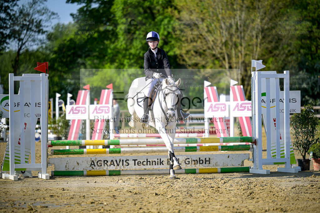 Reitturnier Lienen | Entdecke hochwertige Reitturnierfotos von Foto Oger. Professionell, emotional und authentisch – jetzt Lieblingsmomente im Shop bestellen. - Realisiert mit Pictrs.com