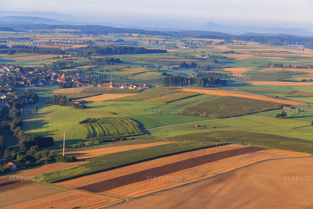 Luftbild: Felder und Wiesen im Ortsteil Krumbach in Sauldorf im Bundesland Baden-Württemberg in Deutschland. Foto: IMG_094079.jpg vom 27.08.2016 durch Werner Riehm/FLY-FOTO.de