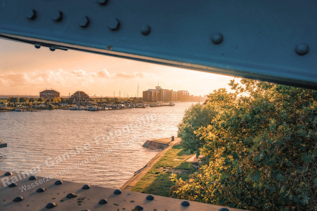 053 Wilhelmshaven Großer Hafen und umzu - 02-10-2022 -R Ganske.jpg | Großer Hafen Wilhelmshaven  - Realisiert mit Pictrs.com