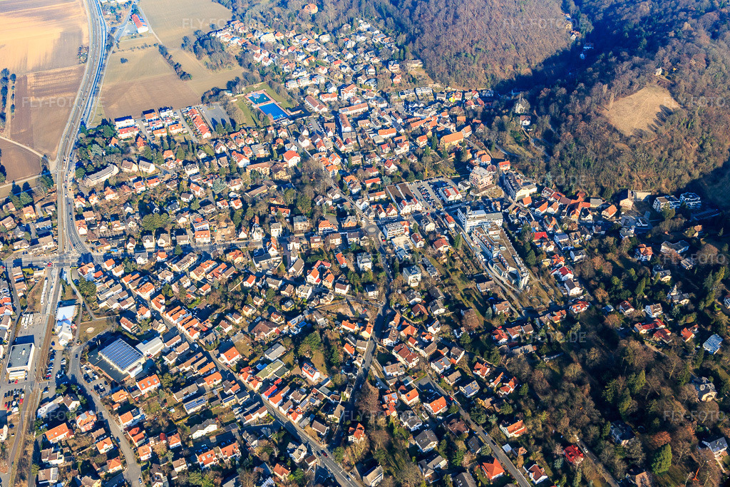 Luftbild: Ortsübersciht aus Süden im Ortsteil Jugenheim an der Bergstrasse in Seeheim-Jugenheim im Bundesland Hessen in Deutschland. Foto: IMG_096599.jpg vom 14.02.2017 durch Werner Riehm/FLY-FOTO.de