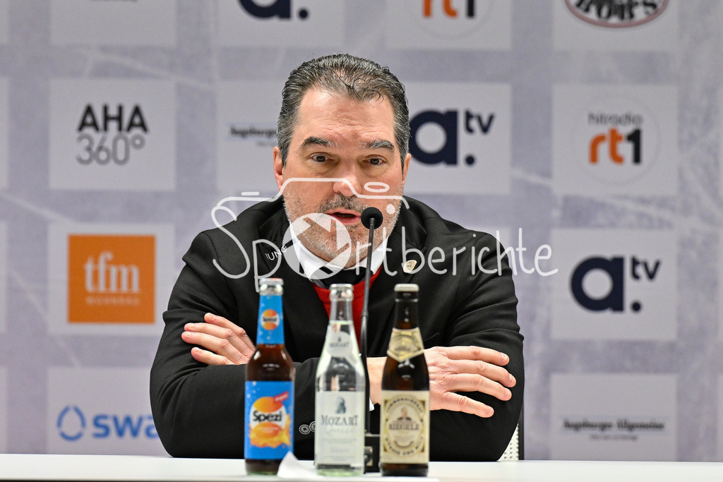 Augsburger Panther - Fischtown Pinguins | im Bild Larry MITCHELL Headcoach Augsburger Panther auf der Pressekonferenz nach der Partie gegen Bremerhaven / Freisteller / Einzelfoto / DEL: Augsburger Panther - Fischtown Pinguins, Curt Frenzel Stadion am 08.01.2025