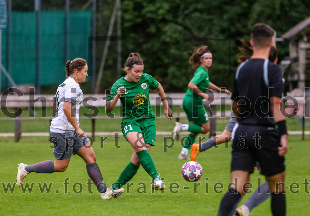 2023-10-07_063_FC_Forstern_gegen_TSV_Schwaben_Augsburg | Forstern, Deutschland, 07.10.2023:
Fußball, Frauen Bayernliga 2023 / 2024, 6. Spieltag, FC Forstern gegen TSV Schwaben Augsburg, Endergebnis: 1:6

Alea Röger (TSV Schwaben Augsburg, #11), Vanessa Meingaßner (FC Forstern, #21)

Foto: Christian Riedel / fotografie-riedel.net