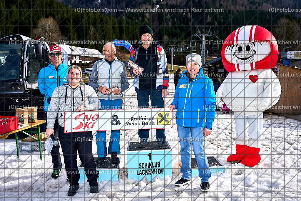 ALP7907_NOe-MASTERS-Cup-RTL_Distelpiste_Siegerehrung mit Helmi | (C)FotoLois.com, Alois Spandl. NÖ MASTERS-Cup Riesentorlauf auf der Distelpiste in Lackenhof, Sa 10. Februar 2024.