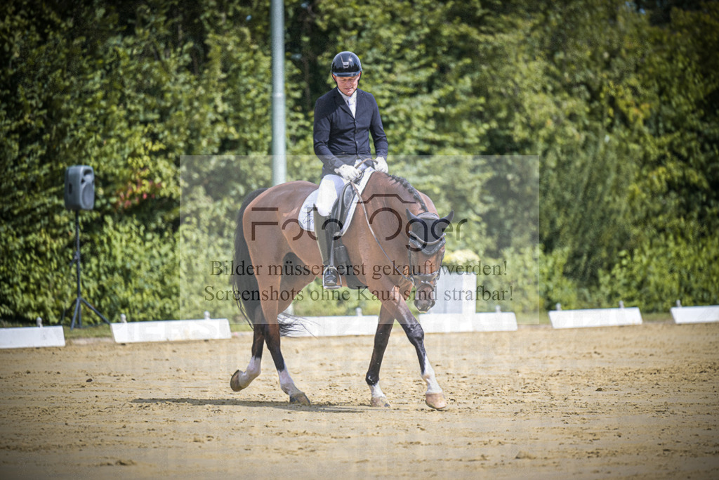 DOS_0793 | Entdecke hochwertige Reitturnierfotos von Foto Oger. Professionell, emotional und authentisch – jetzt Lieblingsmomente im Shop bestellen.Deutschlandweite Turnierfotografie. - Realisiert mit Pictrs.com