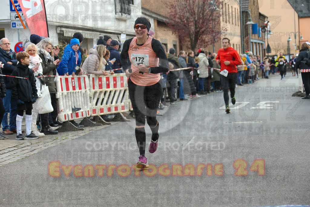 221127_1219_EX1_2436 | Sportfotografie im Rhein-Sieg Kreis, Köln, Bonn, NRW, Rheinland Pfalz, Hessen, etc. Unser Tätigkeitsfeld umfasst den Laufsport vom Volkslauf über den Marathon, Duathlon, Triathon bis zum Ultralauf wie Kölnpfad Ultra oder Schindertrail.