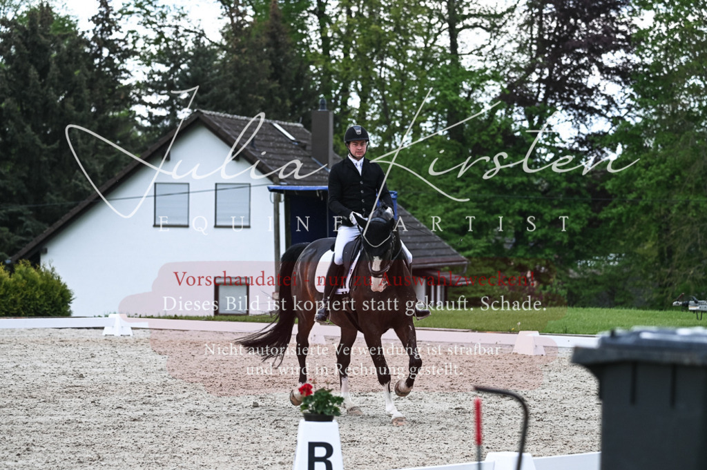 20230513_JK-Röhrsdorf-11-182 | Pferde- und Turnierfotografie in Westsachsen. Pferdeportraits, Auftragszeichnungen und intuitive Kunst.