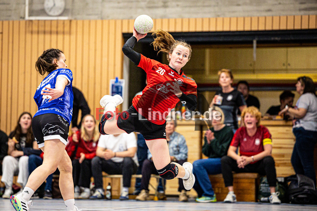 TSV Weilheim gegen SG Biessenhofen-Marktoberdorf | Handball Bezirksoberliga Frauen Alpenvorland 2024/25, TSV Weilheim gegen SG Biessenhofen-Marktoberdorf, 20250412,Wurf,2025-04-12 in Weilheim (Weilheim, Am Hardt), Chiara PADBERG (TSV Weilheim 26)Copyright: WolfgangxLindner www.foto-lindner.de
