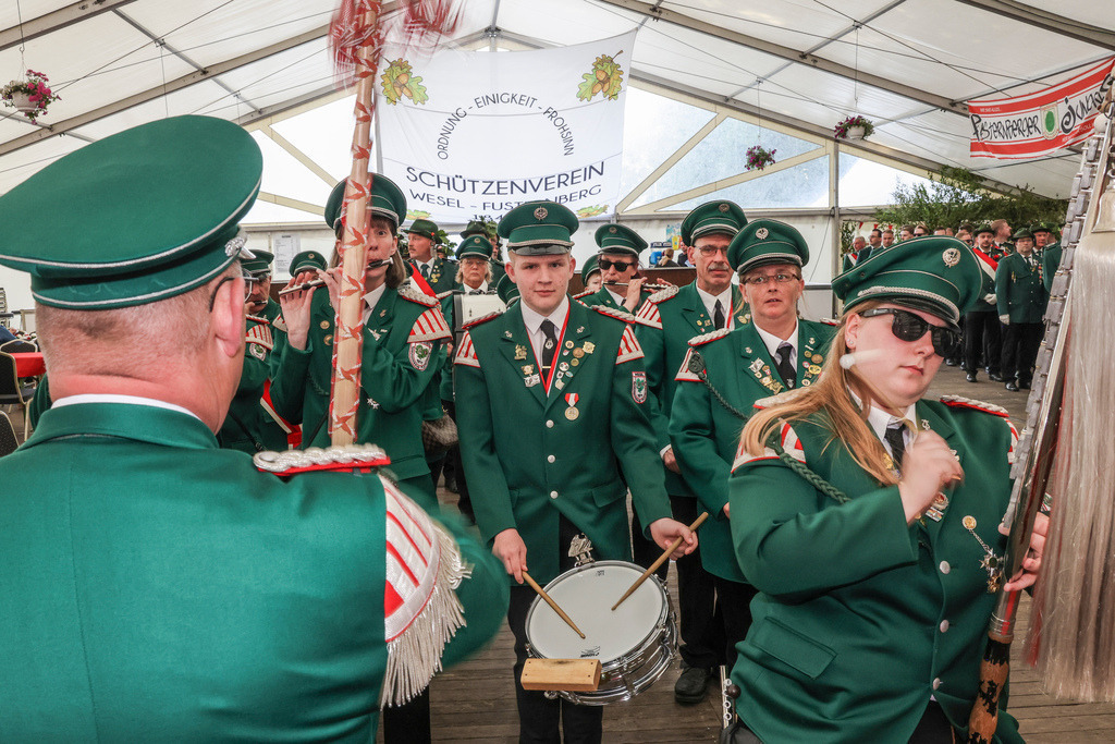 top-top.de 240531-025 | Foto, Video, Fotografie, Videografie, Fotobox, DJ, Discjockey, Musik, Musikbox, Veranstaltung, Photobooth, Amazon, Ebay, Buchtipp, Bestseller, Autor, Verlag, Buch, Wesel, Hamminkeln, NRW, Dinslaken, Rees, Drohne, Hochzeit, Party, Fotobox, Wesel, Fotograf