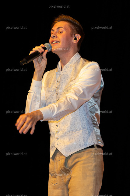 Schlager trifft Tracht | Bildershop von pixelworld.at - Realisiert mit Pictrs.com