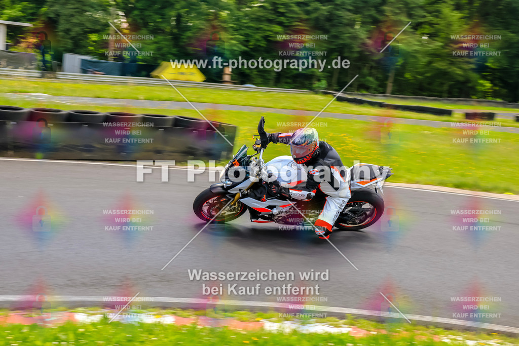 VBK-7966 | Hier findet Ihr Bilder von Touristenfahrten auf der Nürburgring Nordschleife oder von anderen Veranstaltungen die ich besucht habe. Viel Spass beim Durch Schauen 