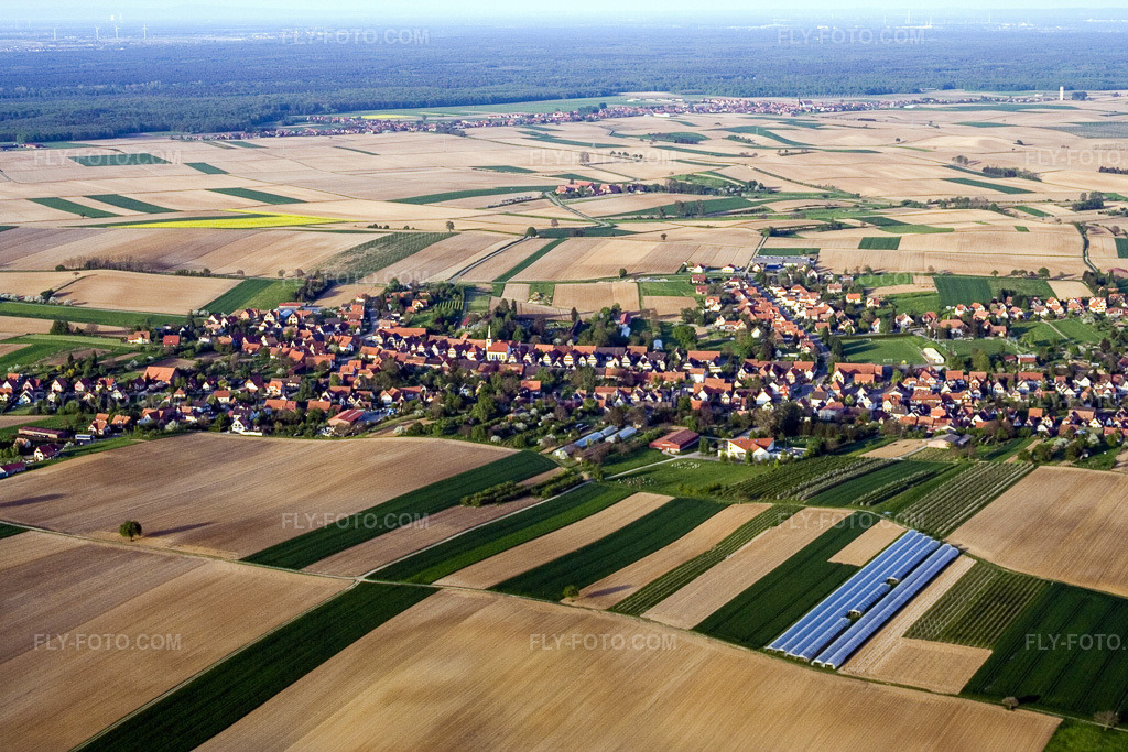 Aerial view: View of the town in Seebach in the state Bas-Rhin, France.Photo: IMG_10620.jpg taken on 05/04/2008 by Werner Riehm/FLY-FOTO.comResolution of the original: 3456 x 2304 px