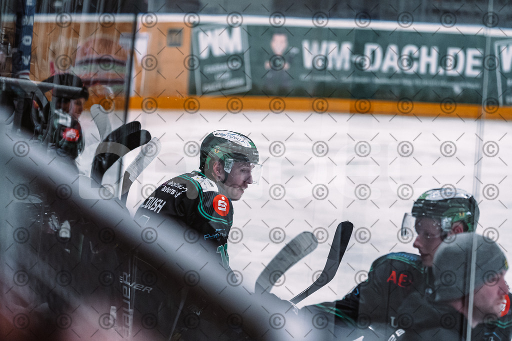Alligators_vs_Memmingen_05_12_2025-126 | Höchstadt Alligators Fotogalerie: Eishockey-Action aus Franken. Professionelle Spielfotos, Portraits & Stadionbilder zum Download. Jetzt entdecken! - Realisiert mit Pictrs.com
