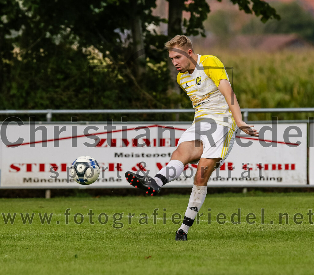 2023-09-17_009_SpVgg_Neuching_gegen_FC_Langenpreising | Neuching, Deutschland, 17.09.2023:
Fußball, A-Klasse 2023 / 2024, 7. Spieltag, SpVgg Neuching gegen SpVgg Langenpreising, Endergebnis: 5:1

Lukas Weiß (SpVgg Langenpreising, #5)

Foto: Christian Riedel / fotografie-riedel.net