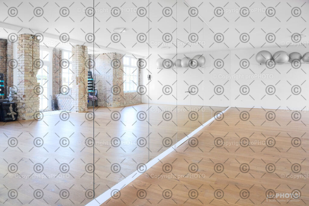 019_202409_Moni-Massage_NZ9_3344 | proPHOTO - Realisiert mit Pictrs.com