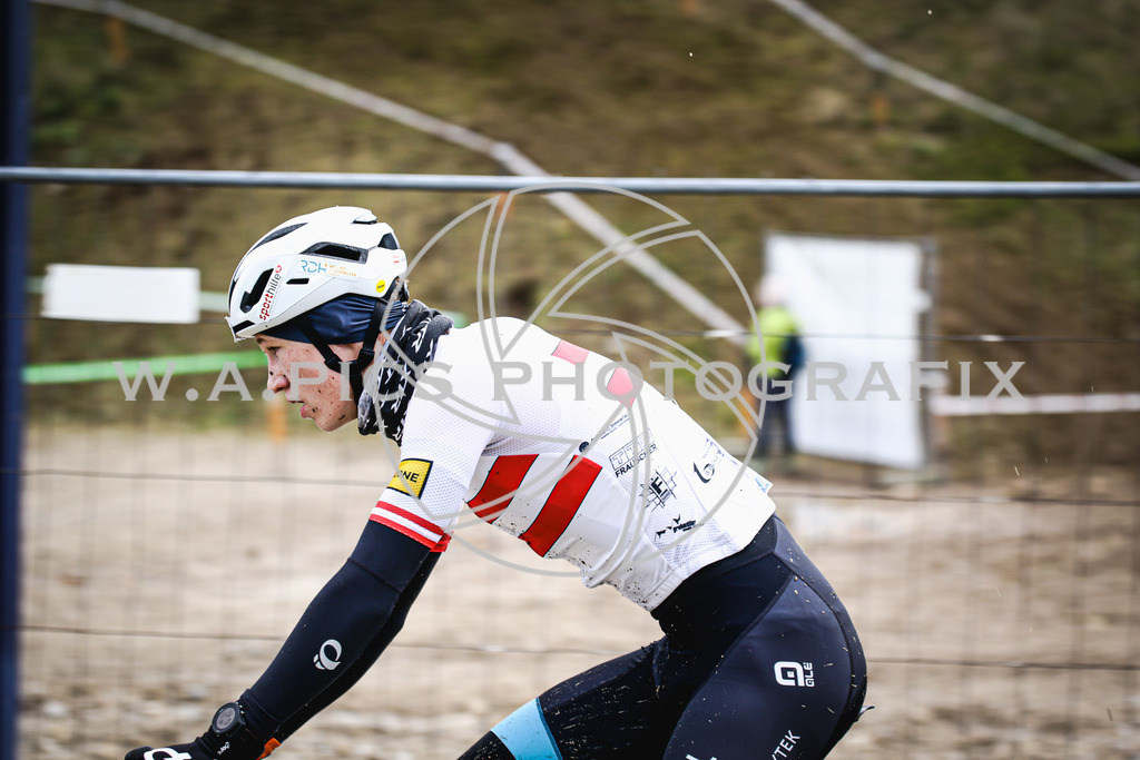 ..... | AUSTRIA, 24.11.24, 3.Radquerfeldein GP um das Sportzentrum Gunskirchen Image shows: Photo: Wapics / Andreas Willdoner