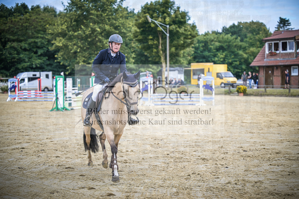 DOS_0547 | Entdecke hochwertige Reitturnierfotos von Foto Oger. Professionell, emotional und authentisch – jetzt Lieblingsmomente im Shop bestellen.Deutschlandweite Turnierfotografie. - Realisiert mit Pictrs.com