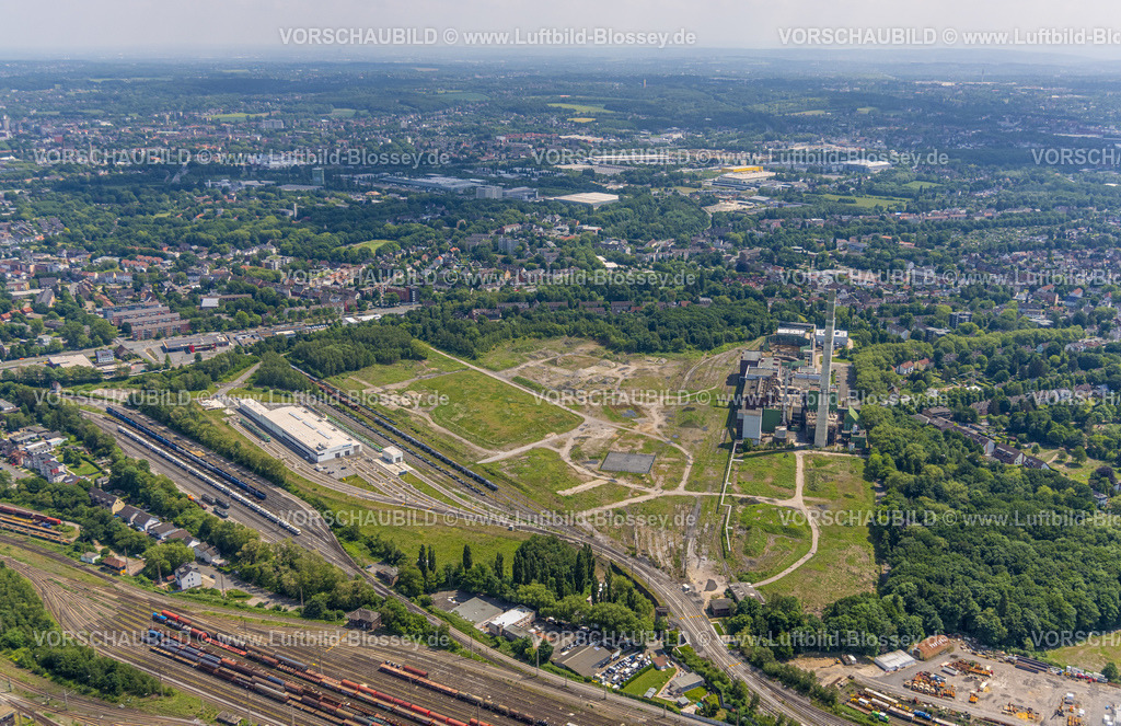 Herne220502809 | Luftbild, Freifläche und Baustelle, ehemaliges Bergwerkgelände General Blumenthal, ehemaliges Uniper-Kraftwerk Shamrock, Niederlassung Stadler Schienenfahrzeuge, Wanne-Süd, Herne, Ruhrgebiet, Nordrhein-Westfalen, Deutschland