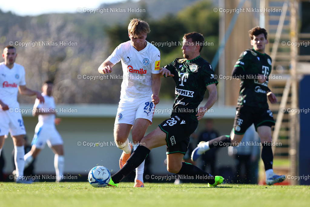NH_HolsteinKiel_FerencvarosBudapest_Testspiel_10012025 | #29 Niklas Niehoff (Holstein Kiel), #28 Toon Raemaekers (Ferencvaros Budapest)Fußball I Herren I Testspiel I Saison 2025-2026  I Holstein Kiel - Ferencvaros Budapest I 10.01.2026 I La Manga Club (Spanien)