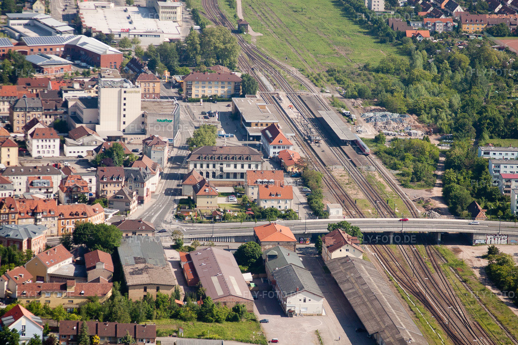 Luftbild: Bahnhof in Landau in der Pfalz im Bundesland Rheinland-Pfalz in Deutschland. Foto: IMG_27319.jpg vom 23.05.2010 durch Werner Riehm/FLY-FOTO.de