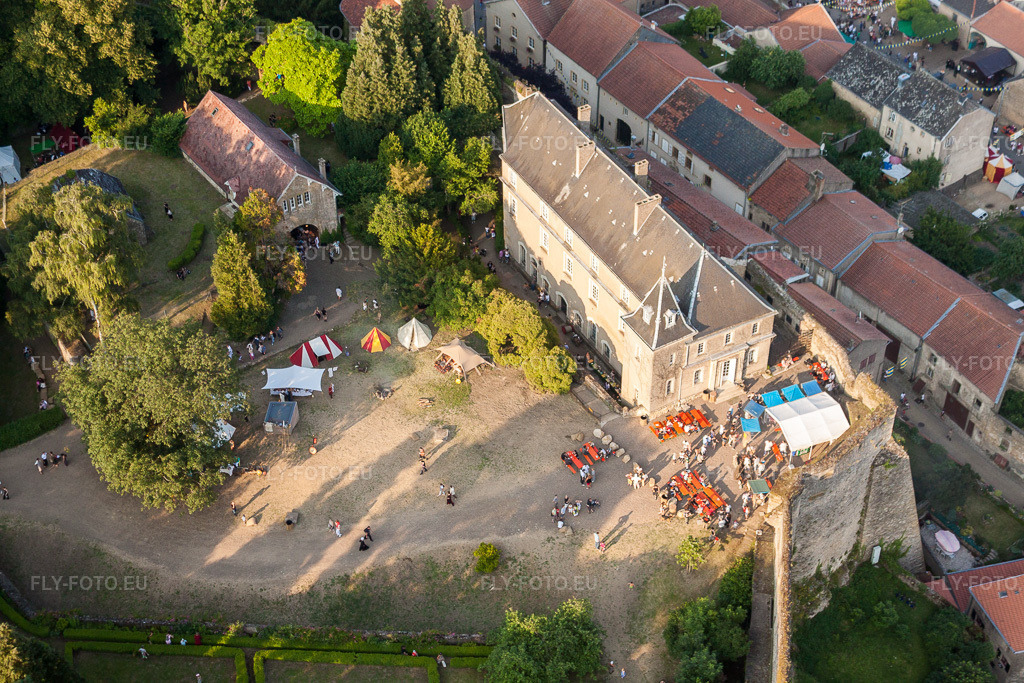 Vue aérienne: Complexe du château de Fort Fort Rodemack à Rodemack dans le département Moselle, France. Photo: IMG_29492.jpg prise le 26/06/2010 par Werner Riehm/FLY-FOTO.eu – Résolution de l'original: 4752 x 3168 px