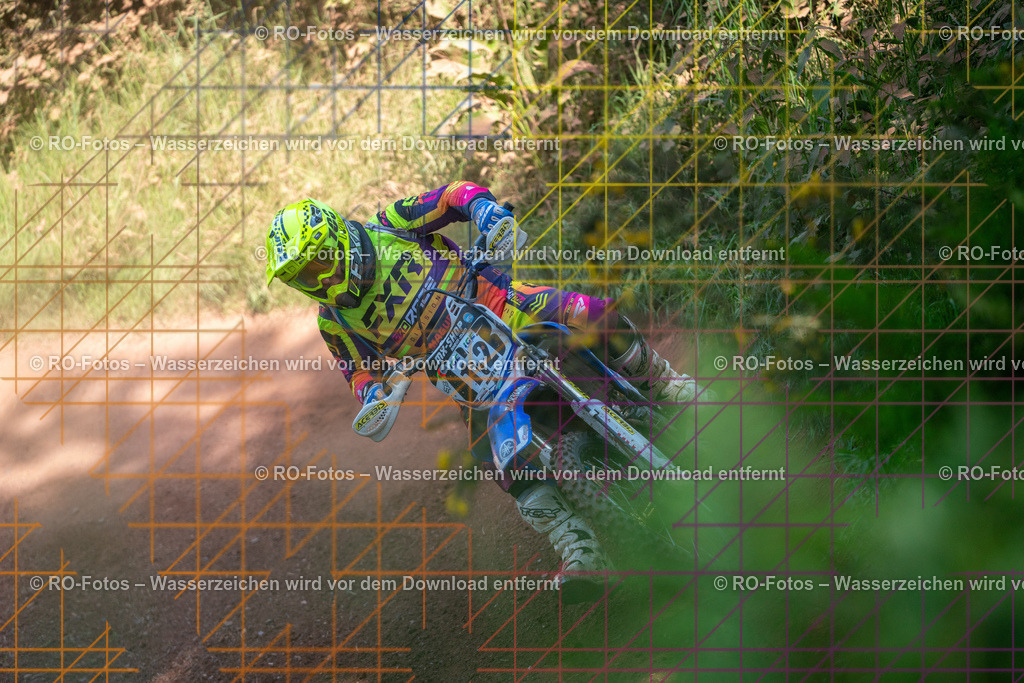 Wolfshausen 3 Lauf -722 | Sportfotografie von RO-Fotos: Motorsport, Motocross, Enduro, Laufveranstaltungen und Triathlon. Professionelle Fotos von Sportlern und Events. - Realisiert mit Pictrs.com