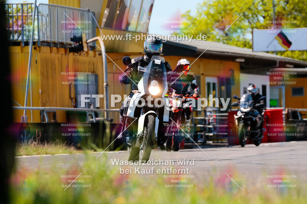 Moto-TeamOBK-22312 | Hier findet Ihr Bilder von Touristenfahrten auf der Nürburgring Nordschleife oder von anderen Veranstaltungen die ich besucht habe. Viel Spass beim Durch Schauen 