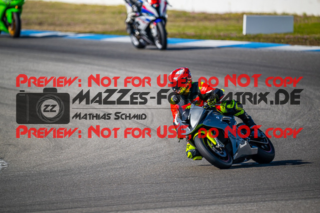 MaZZes_FotoMatrix_230410_4560 | ROT