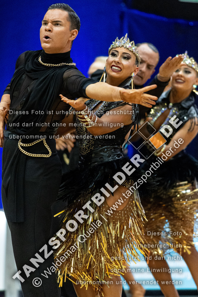 20240113-13136 | Hier finden Sie Tanz Bilder vom Latein und Standard Formationen tanzen. Sportbilder vom Tanzsport. Schöne Fotos und von Weltmeisterschaft, Europameisterschaft, Bundesliga, Regionalliga, Oberliga und Landesliga sowie von GOC Stuttgart, DanceComp, WM Bremen