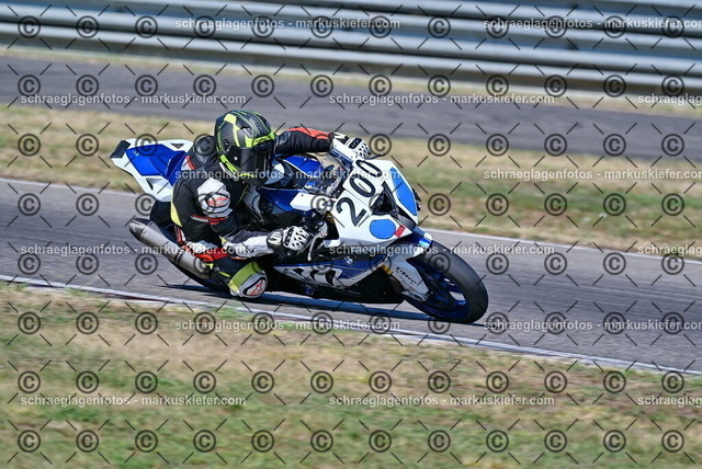 26bt04-0079 | markuskiefer.com - Realisiert mit Pictrs.com