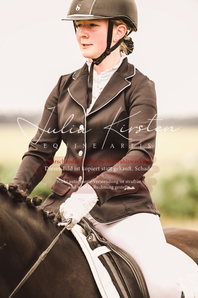DSC_4794 | Pferde- und Turnierfotografie in Westsachsen. Pferdeportraits, Auftragszeichnungen und intuitive Kunst.