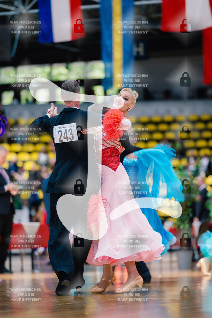 Hessen Tanzt WDSF Open Senior III Standard 11th (243) Bernhard Fuss _ Sonja Fuss (TTC Rot-Weiß Freiburg)-2025-05-17-8047 | Webshop for digital downloads and prints of dance sport, event & show photographer Julian Link - Realisiert mit Pictrs.com