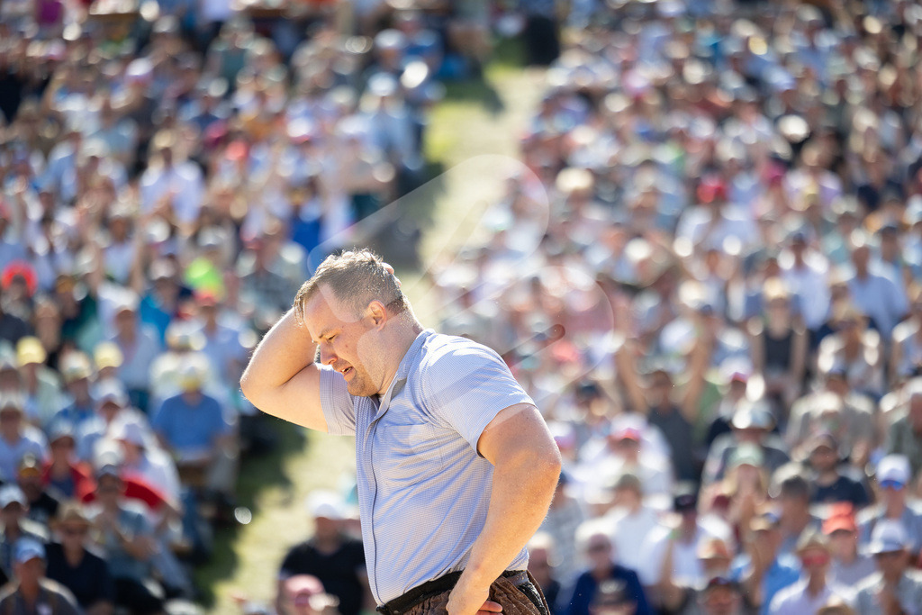Rigi2025_2681 | Die Schwinger des Schwyzer Kantonalen Schwingerverbandes: Fotos, die Dynamik und Leidenschaft festhalten, sowie emotionale Momente aus dem traditionellen Schwingsport zeigen. - Realisiert mit Pictrs.com