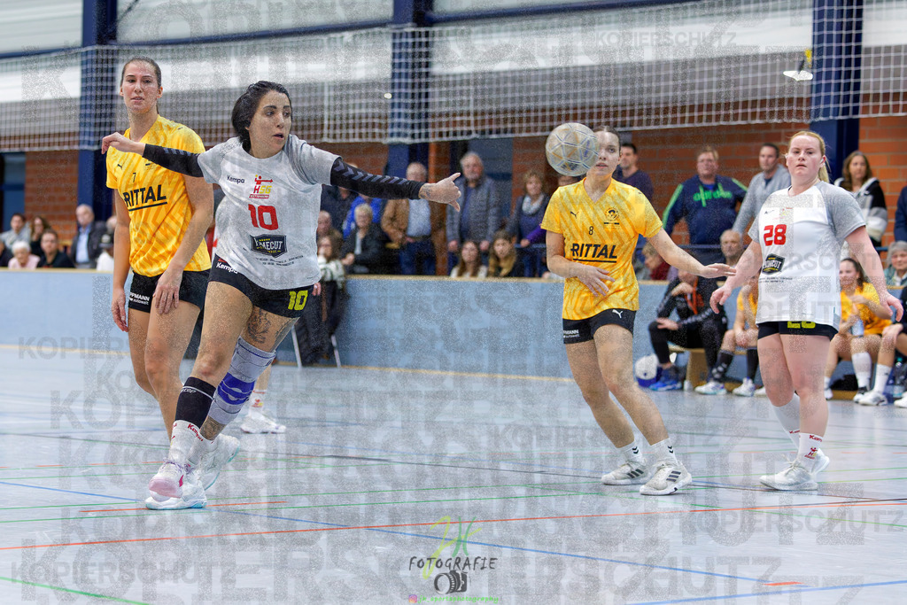 Frauen Oberliga Mitte (HHV); HSG Eibelshausen/Ewersbach - HSG Wettenberg II | Frauen Oberliga Mitte (HHV); HSG Eibelshausen/Ewersbach - HSG Wettenberg II am 13.12.2025 in Steinbrücken (Sporthalle am Hammerweiher)Photo © 2025 - Jörg Heinrich - Realisiert mit Pictrs.com