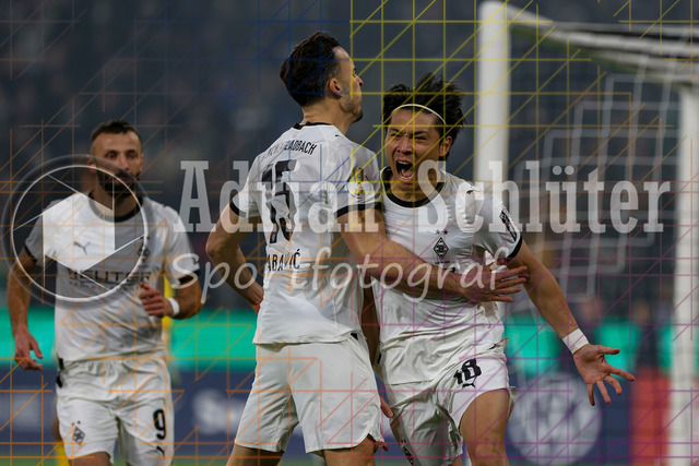 Borussia Mönchengladbach vs Karlsruher SC - DFB-Pokal 2. Runde | Mönchengladbach, Deutschland, 28.10.25:   Shuto Machino (Borussia Mönchengladbach) Torjubel, jubelt nach seinem Treffer zum 1:0 waehrend des Spiels der DFB-Pokal 2. Runde zwischen Borussia Mönchengladbach vs Karlsruher SC im Stadion im Borussia Park(Foto von Brauer-Fotoagentur / Adrian Schlueter)