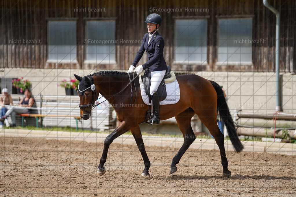 20240519-FAH04818 | Turnierbilder Niederseeon 2024, Vielseitigkeitsdressur, Reitsportbilder aus dem Landkreit Ebersberg, Gut Steinsee, RC Steinsee, Fotoagentur Herrmann