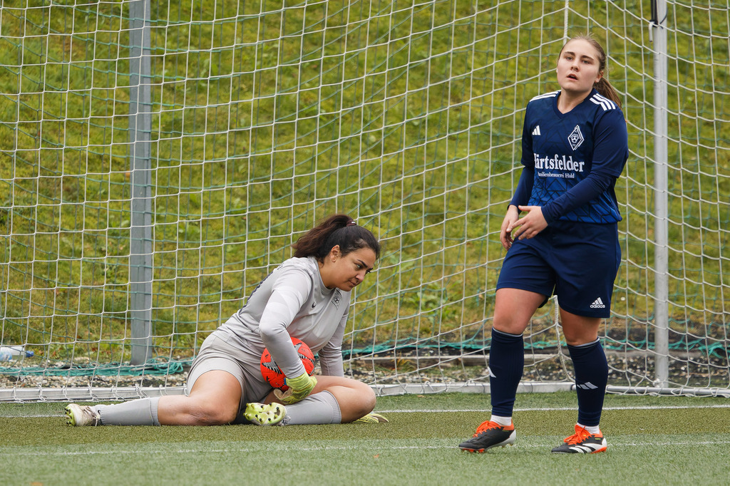 FCH-HÄR_251019_8679 | Fotopresso – Sportfotografie in Heidenheim & Umgebung. Professionelle Sportfotografie für unvergessliche Momente. Dynamische Action-Shots, emotionale Szenen & hochwertige Bilder. - Realisiert mit Pictrs.com