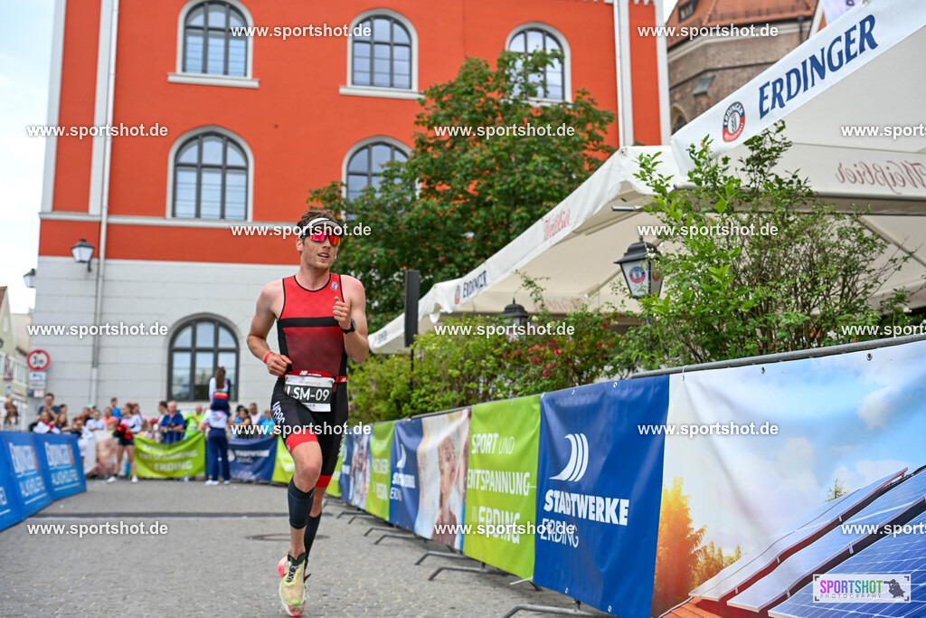SZI_5562 | Stadttriathlon Erding 2025. #yourpictrs #sportshot_your_pictrs @Sportshotphotography #stadttriathlonerding Copyright: www.sportshot.de