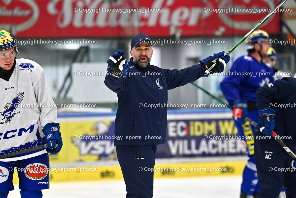 Eistrainig EC VSV mit Headcoach Pierre Allard | Eistrainig EC VSV mit Headcoach Pierre Allard, 1. Eistrainig EC VSV mit Headcoach Pierre Allard am 02.12.2025 in Villach (Stadthalle Villach), Austria, (Photo by Bernd Stefan)