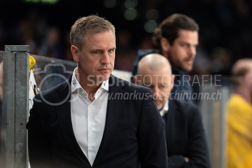 Swiss National League Final Game 2: ZSC Lions - EV Zug | 20.04.2022, Zürich, Hallenstadion, Swiss National League Final Game 2: ZSC Lions - EV Zug, Trainer Dan Tangnes (Zug). - Realisiert mit Pictrs.com