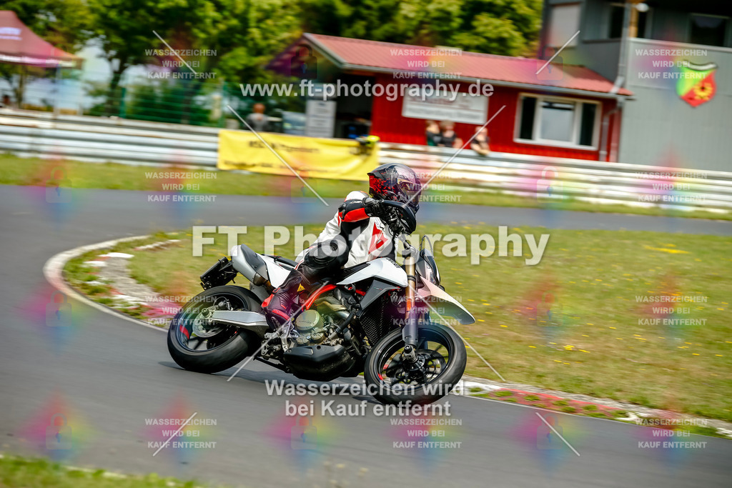 VBK-4750 | Hier findet Ihr Bilder von Touristenfahrten auf der Nürburgring Nordschleife oder von anderen Veranstaltungen die ich besucht habe. Viel Spass beim Durch Schauen 